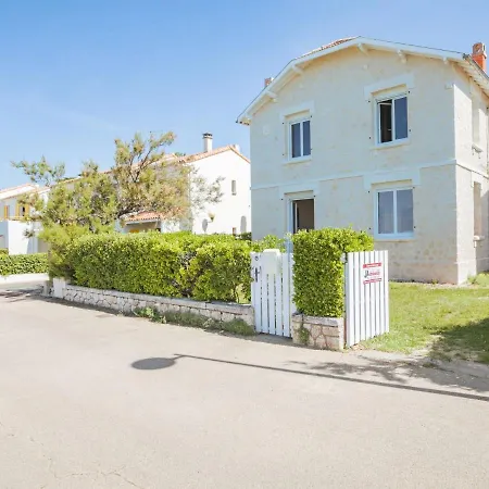 Villa Les Trolls By Interhome *