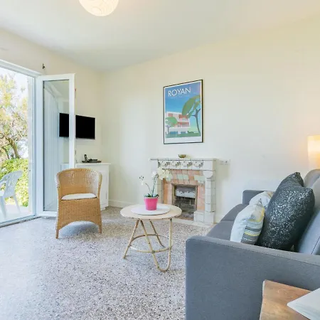 Les Trolls By Interhome *