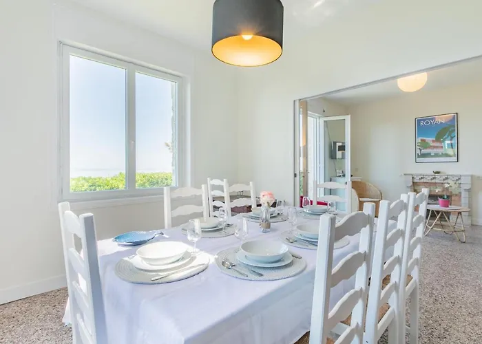 Les Trolls By Interhome Вилла Сен-Пале-сюр-Мер