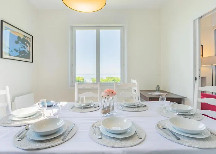 Les Trolls By Interhome Вилла Сен-Пале-сюр-Мер