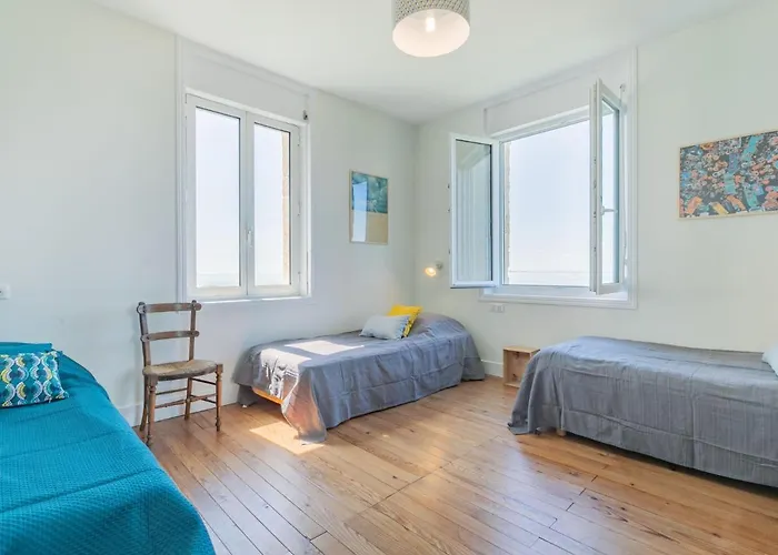 Les Trolls By Interhome Вилла Сен-Пале-сюр-Мер