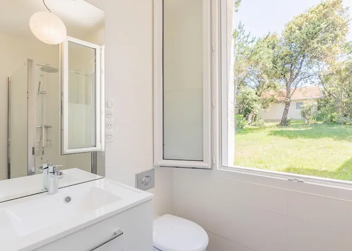 Les Trolls By Interhome Сен-Пале-сюр-Мер